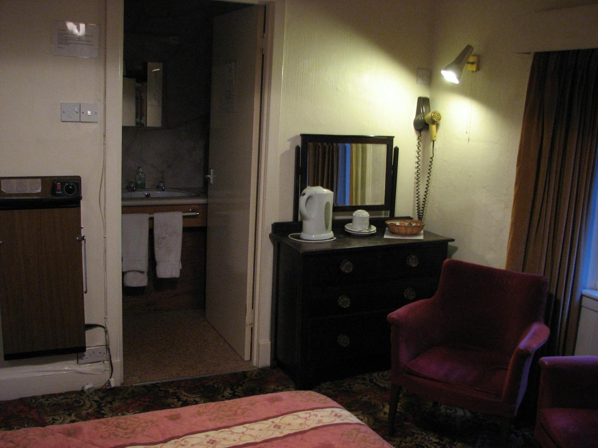 Lancaster Hotel Оубън Екстериор снимка