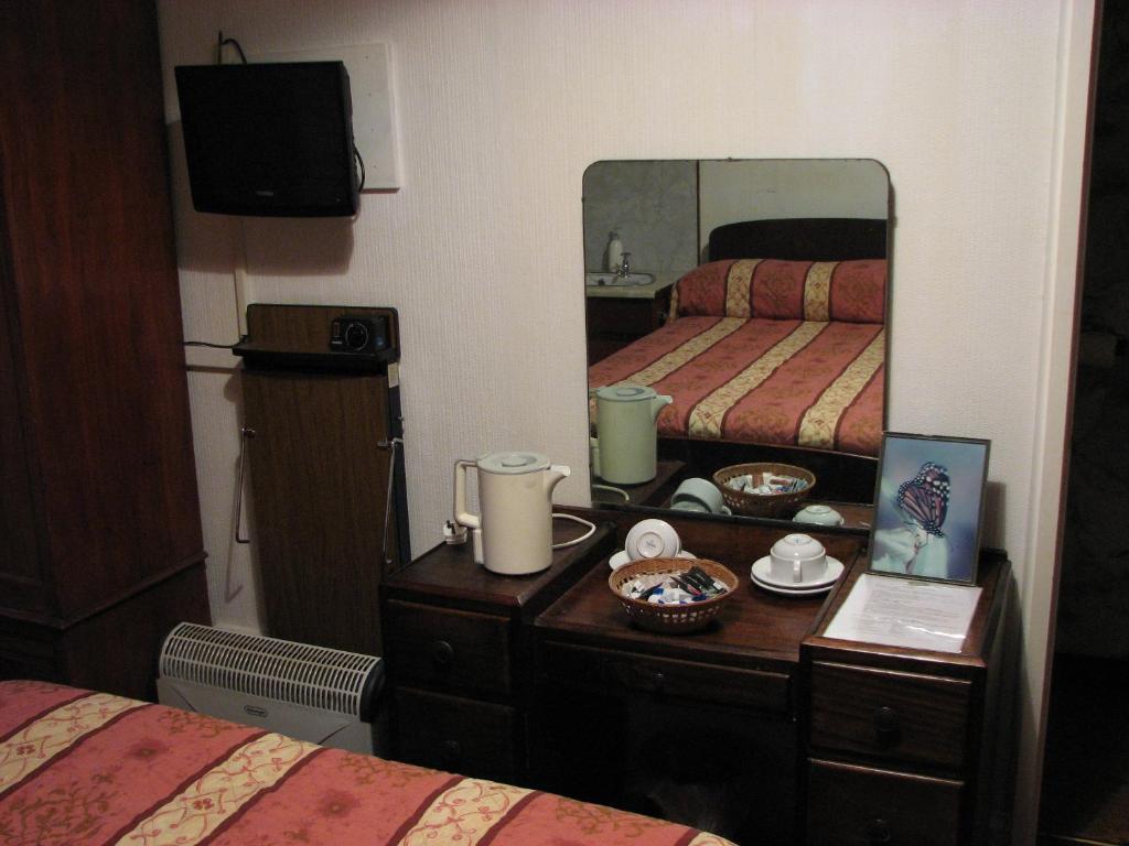 Lancaster Hotel Оубън Стая снимка